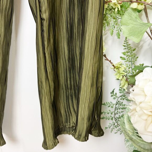 H&M Divided Dark Khaki Crinkled Wide-Leg Pants | Large - Picture 3 of 11